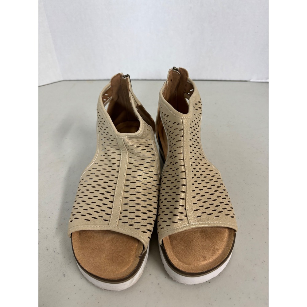 Corkys Footwear Womens Gold Laser Cut Espadrille Wedge Sandals‎ Size 8 - Picture 4 of 8